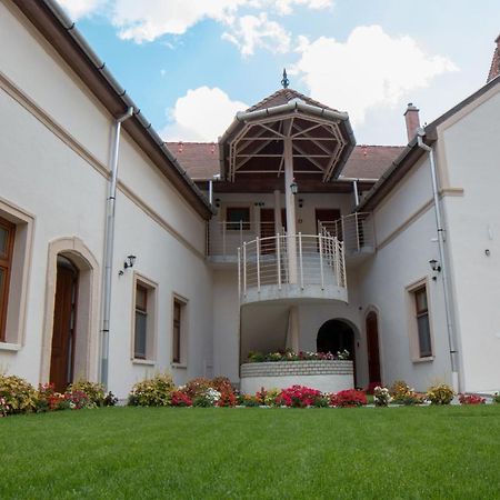 Mecset Apartman Eger Exterior photo
