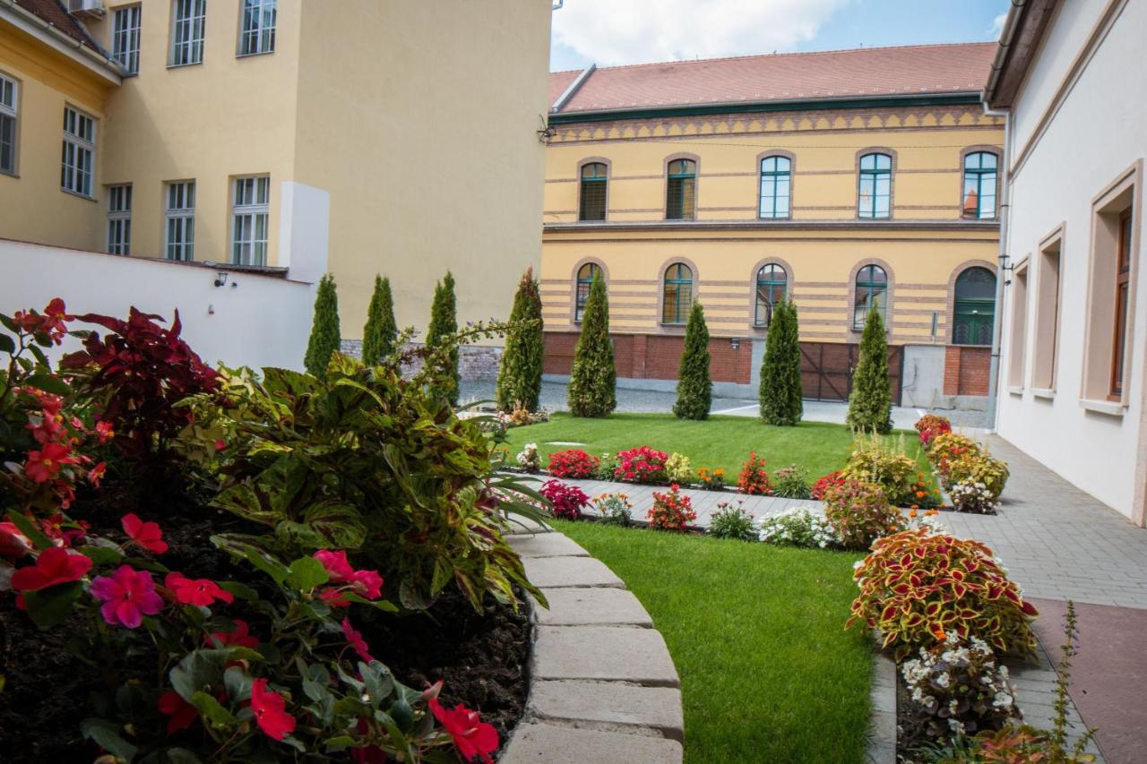 Mecset Apartman Eger Exterior photo