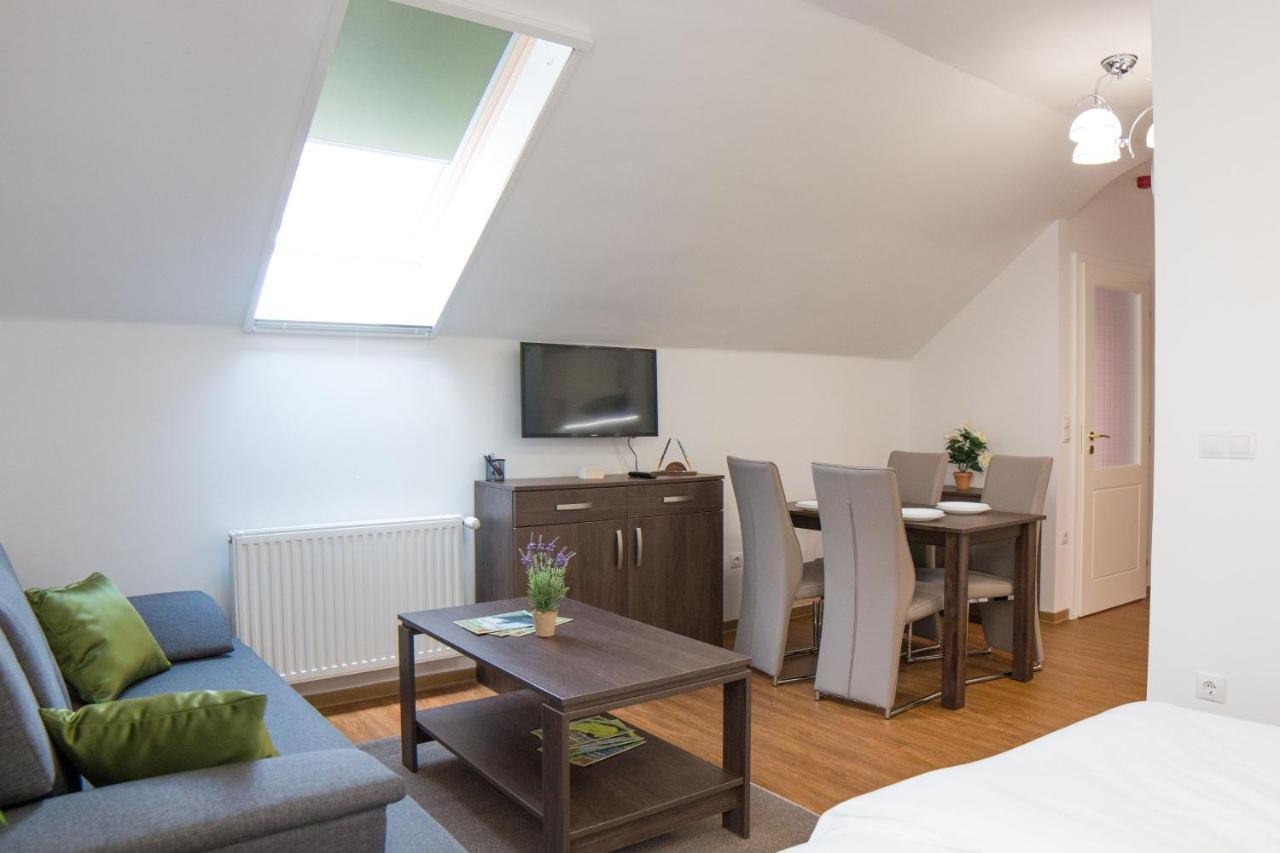 Mecset Apartman Eger Exterior photo